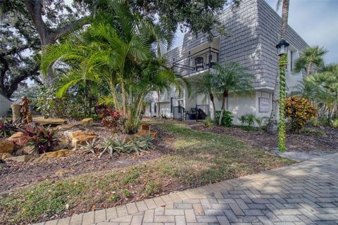 702 LYNDHURST STREET 821 DUNEDIN FL 34698