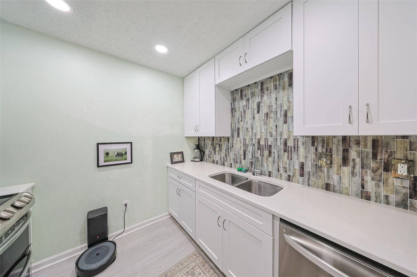 DORCHESTER D CONDO REVIS - Residential