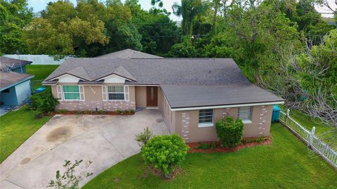 Photo of 4249 Lake Richmond Drive, Orlando, FL 32811 (MLS # O6331496)