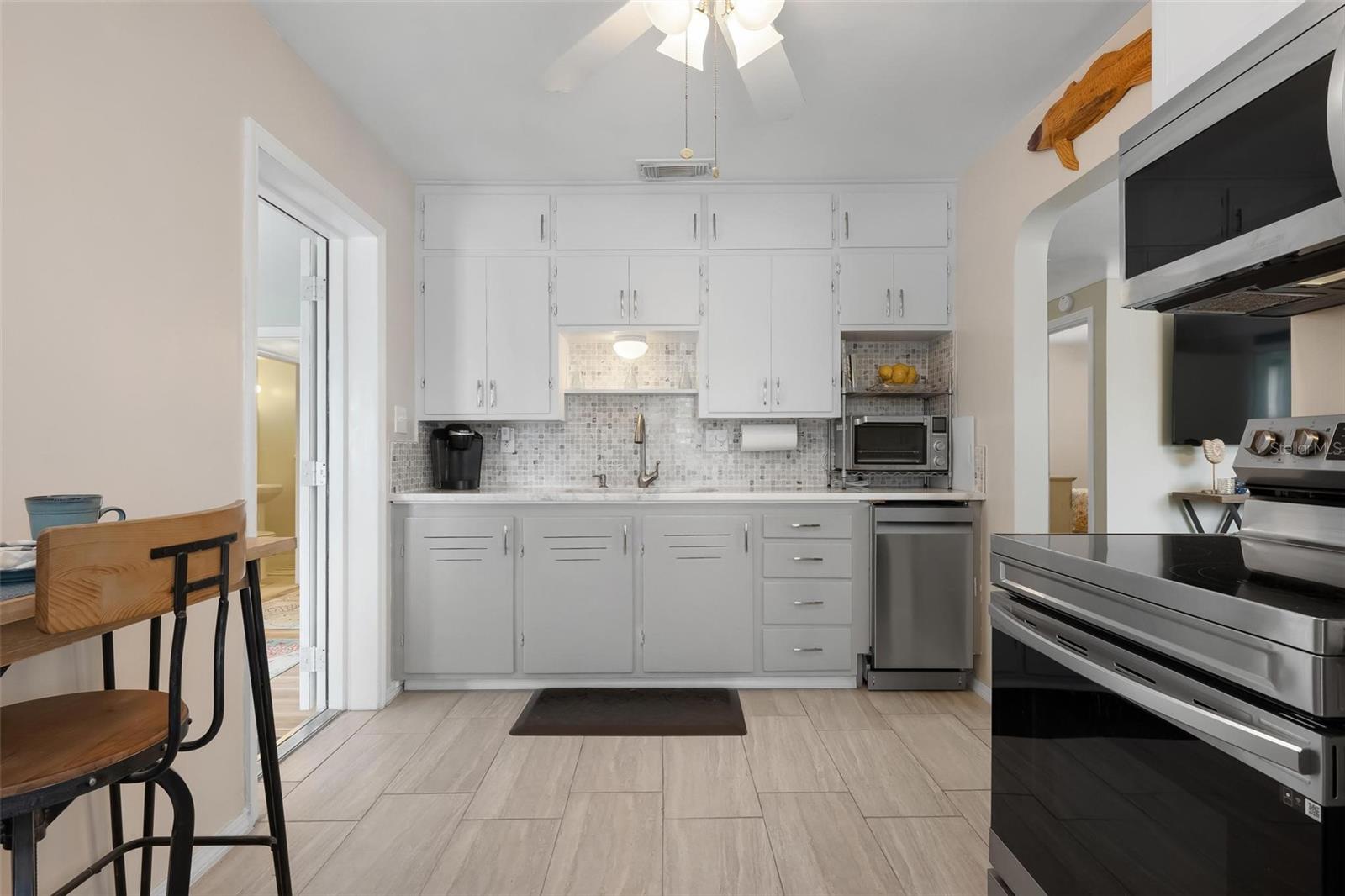 HORTON ESTATES THE - Residential