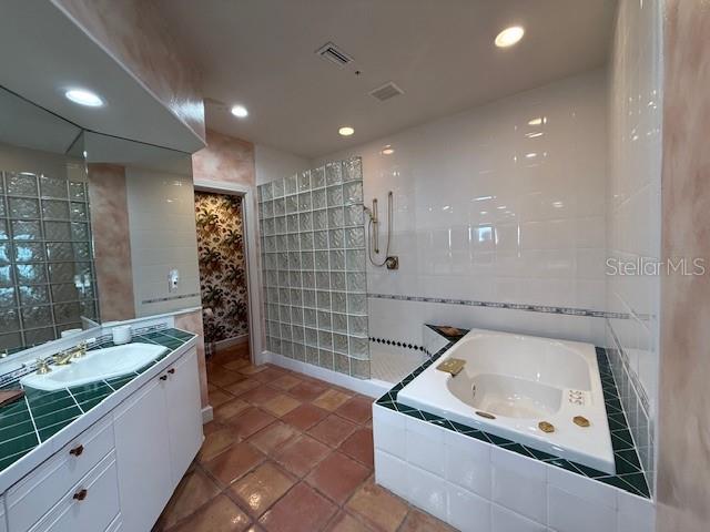 TANGERINE BAY CLUB - Residential Lease