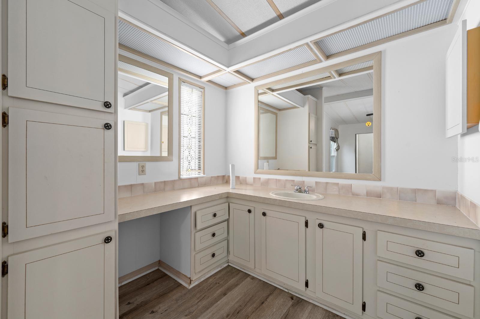 FOXWOOD LAKE ESTATES PH 01 - Residential