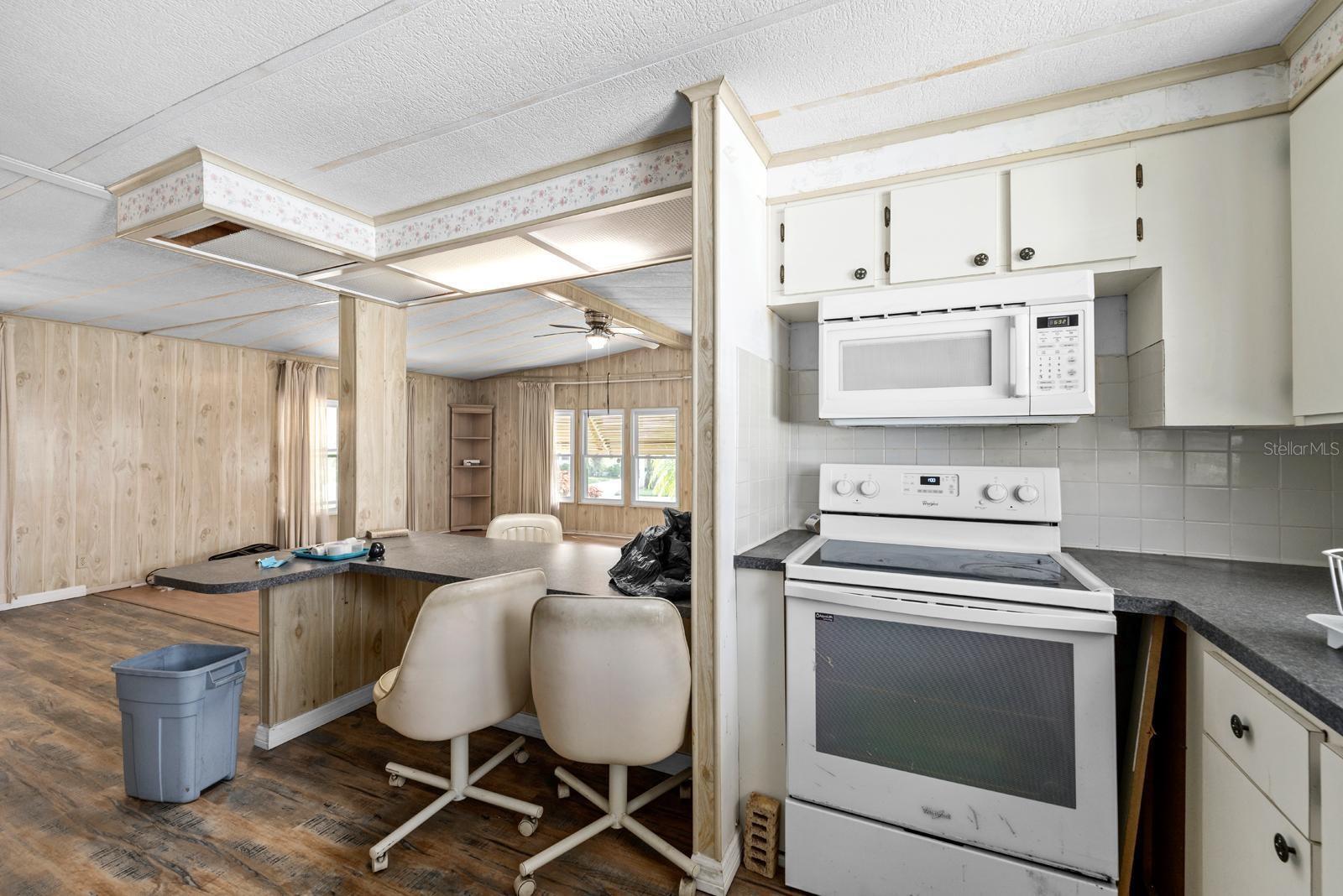 FOXWOOD LAKE ESTATES PH 01 - Residential