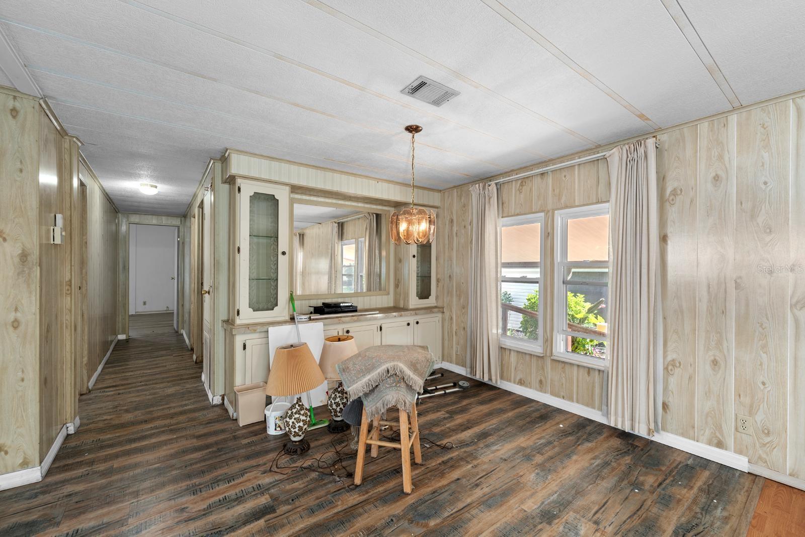 5082 FOX CLIFF DRIVE