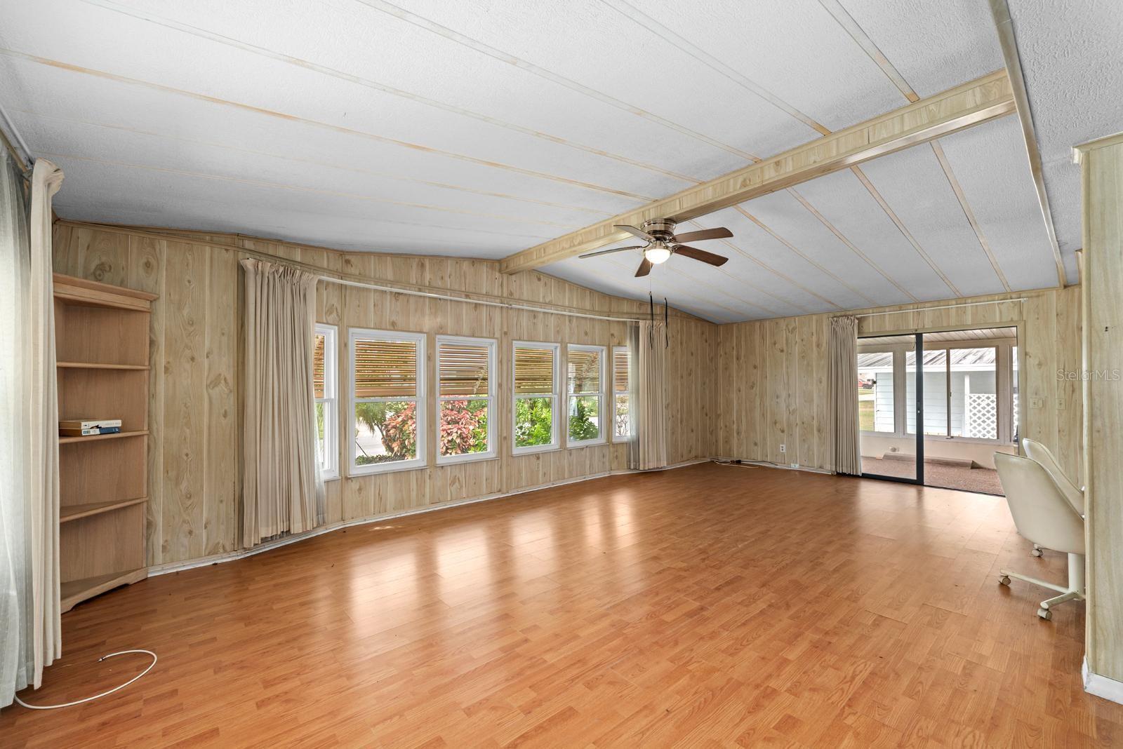 5082 FOX CLIFF DRIVE