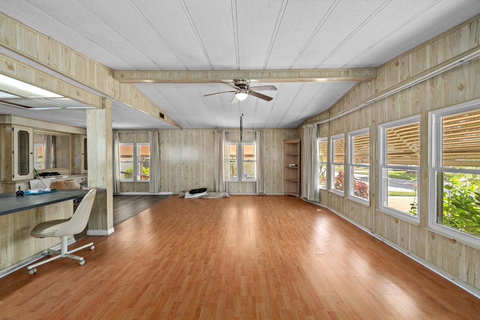 5082 FOX CLIFF DRIVE