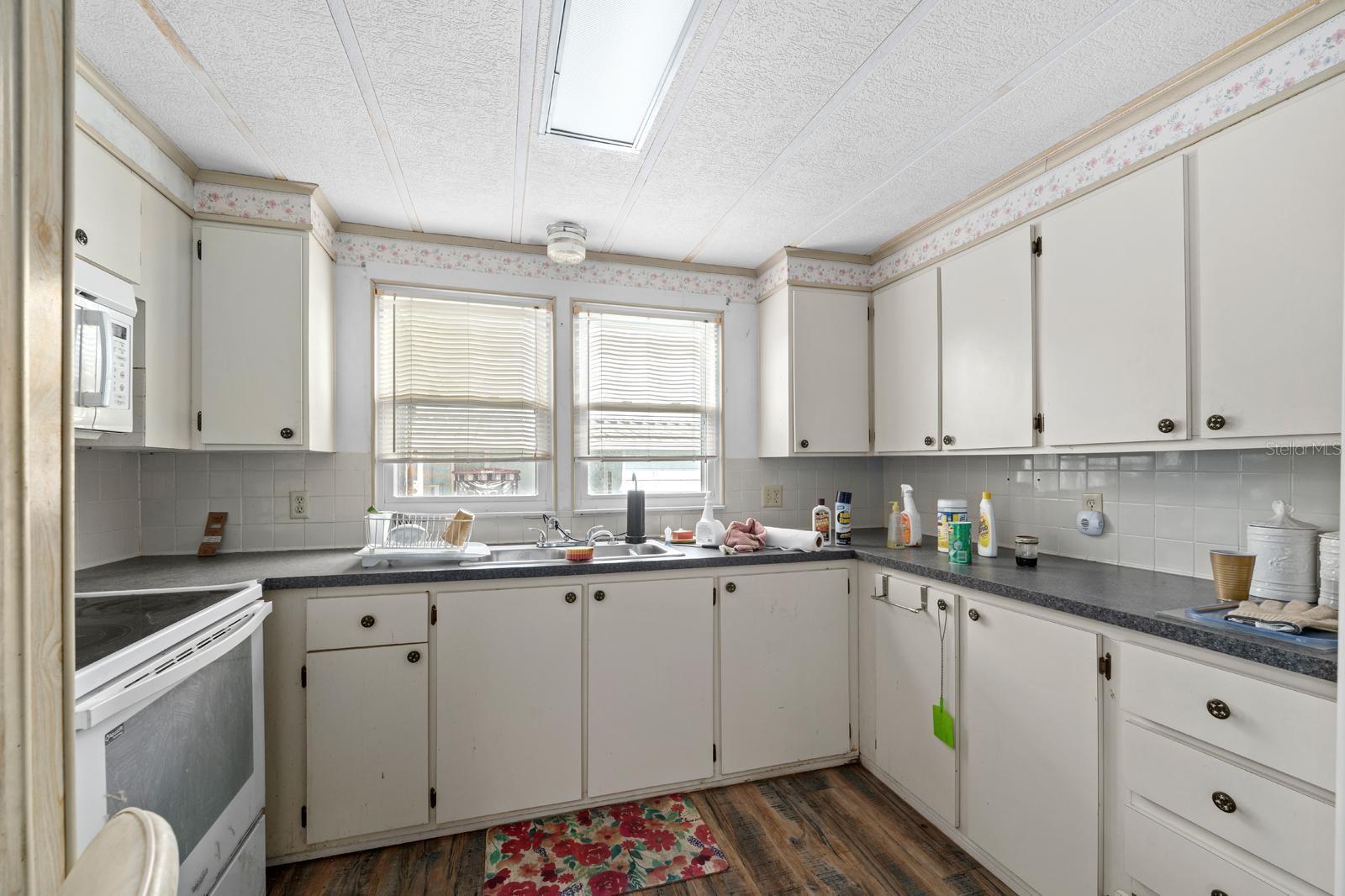 FOXWOOD LAKE ESTATES PH 01 - Residential