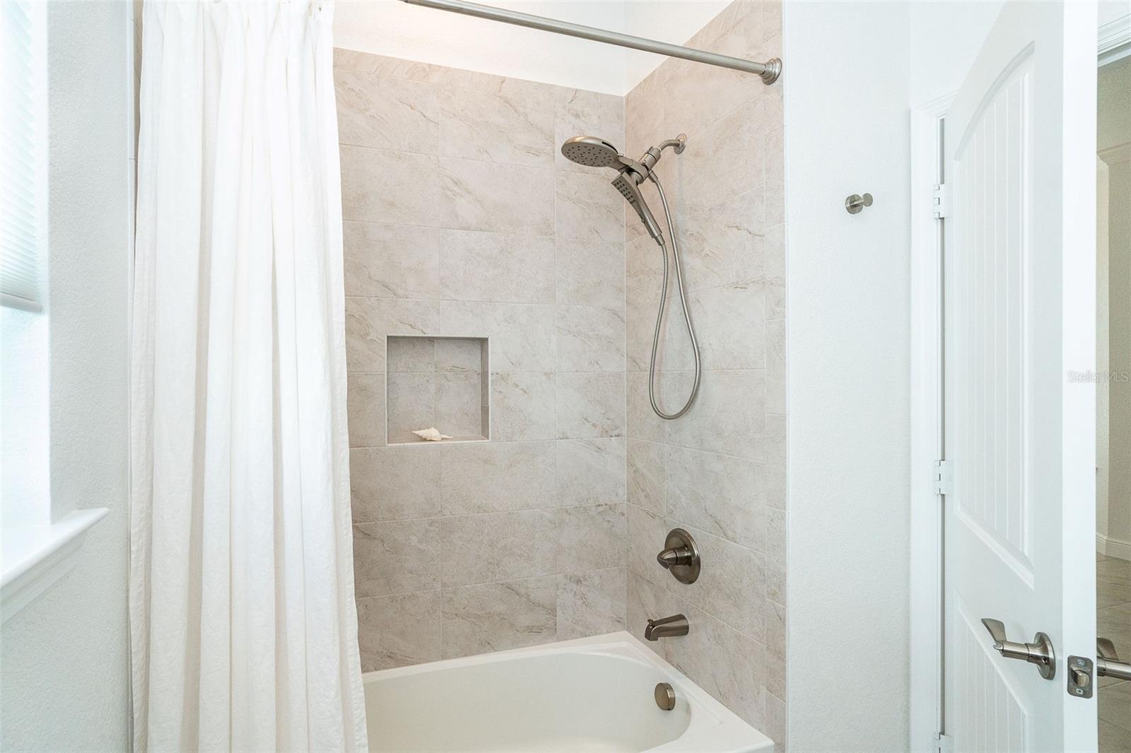 CORAL CAYE - Residential