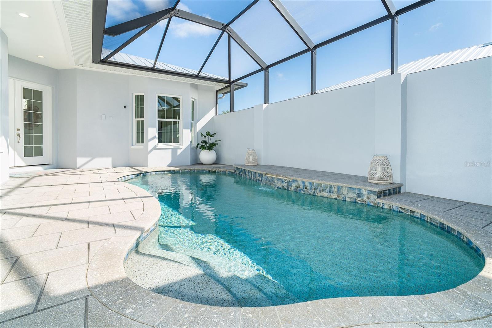 CORAL CAYE - Residential