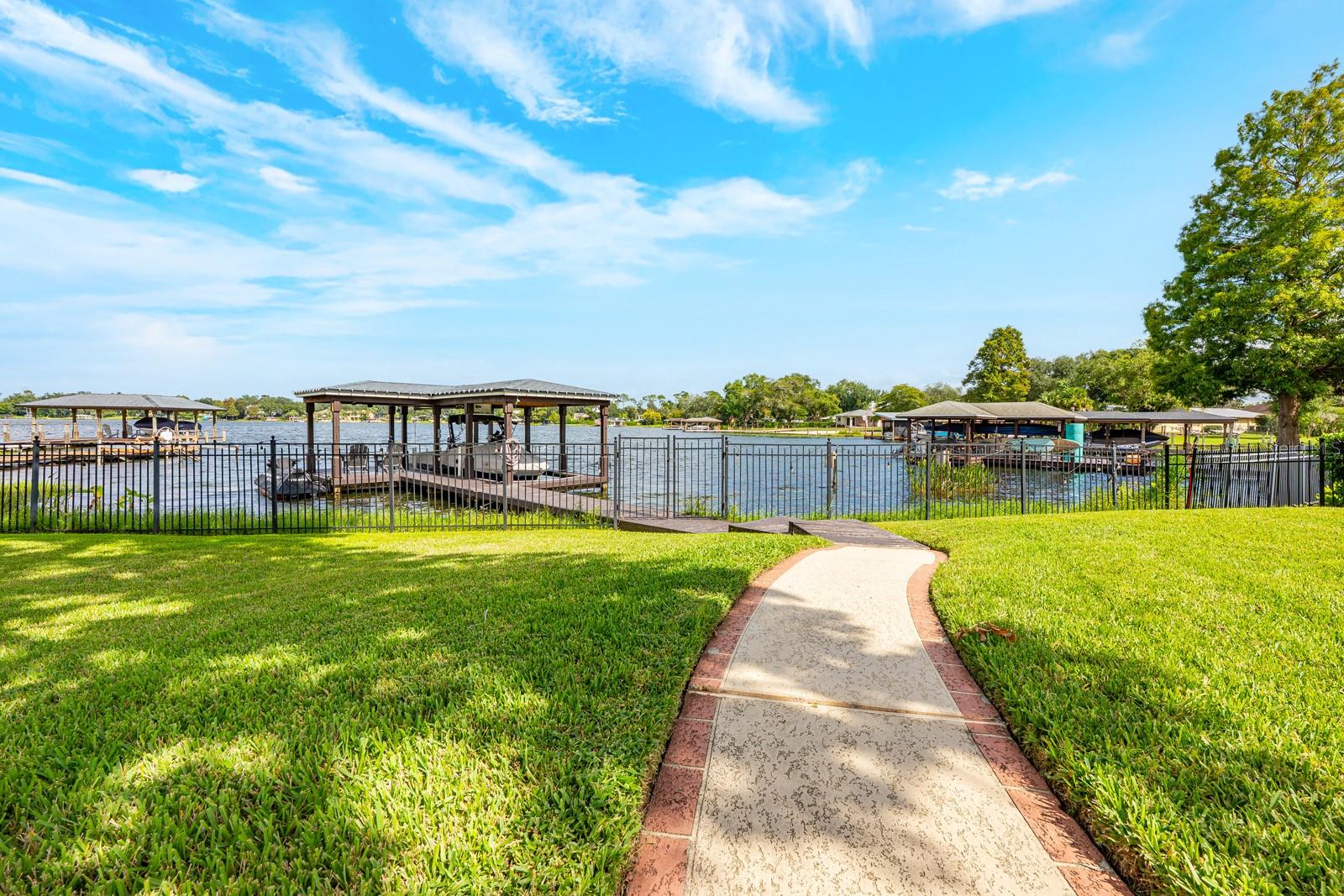 RIVER OAKS - Residential