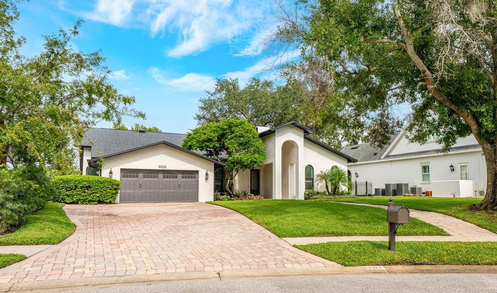 Photo of 5101 The Oaks Circle, Orlando, FL 32809 (MLS # O6349351)