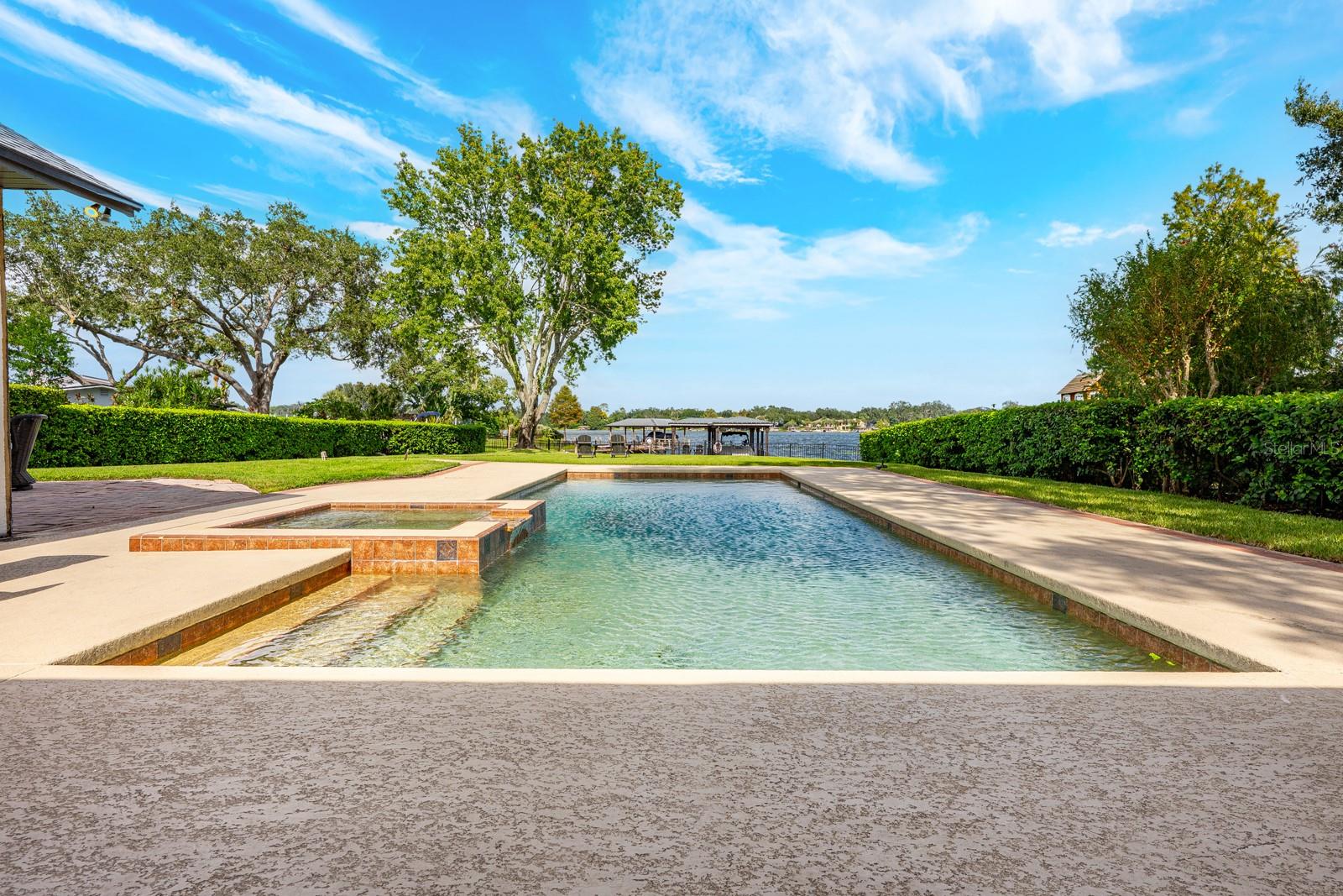 RIVER OAKS - Residential