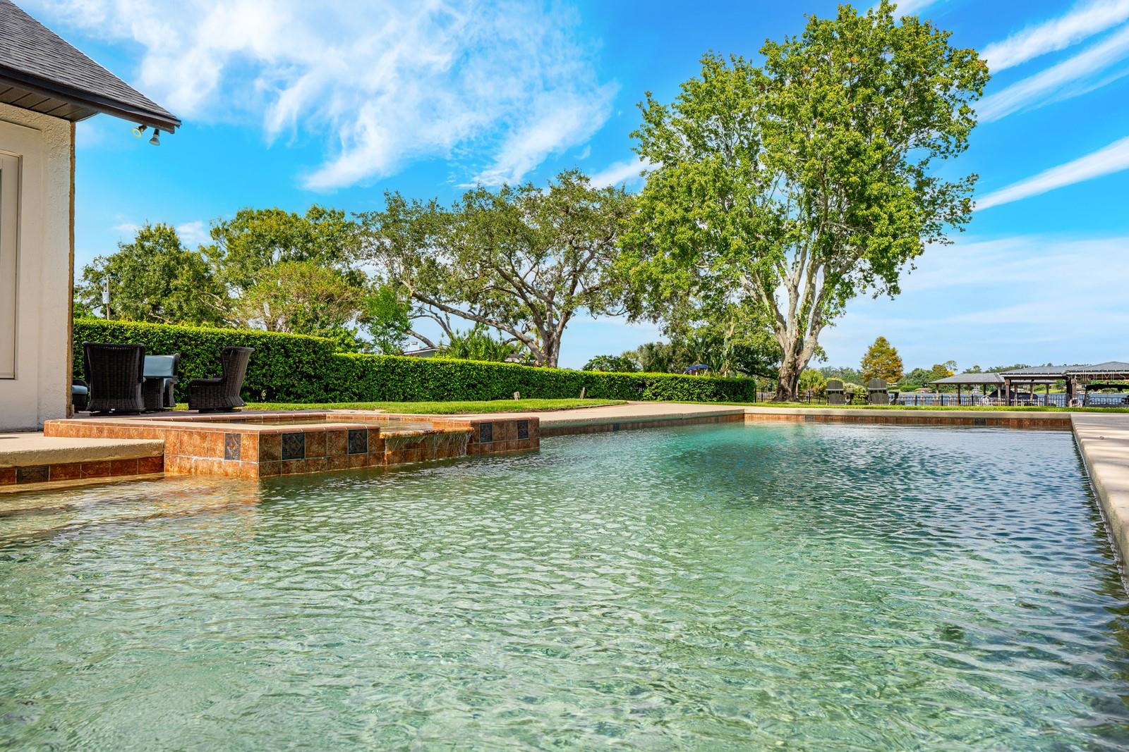 RIVER OAKS - Residential