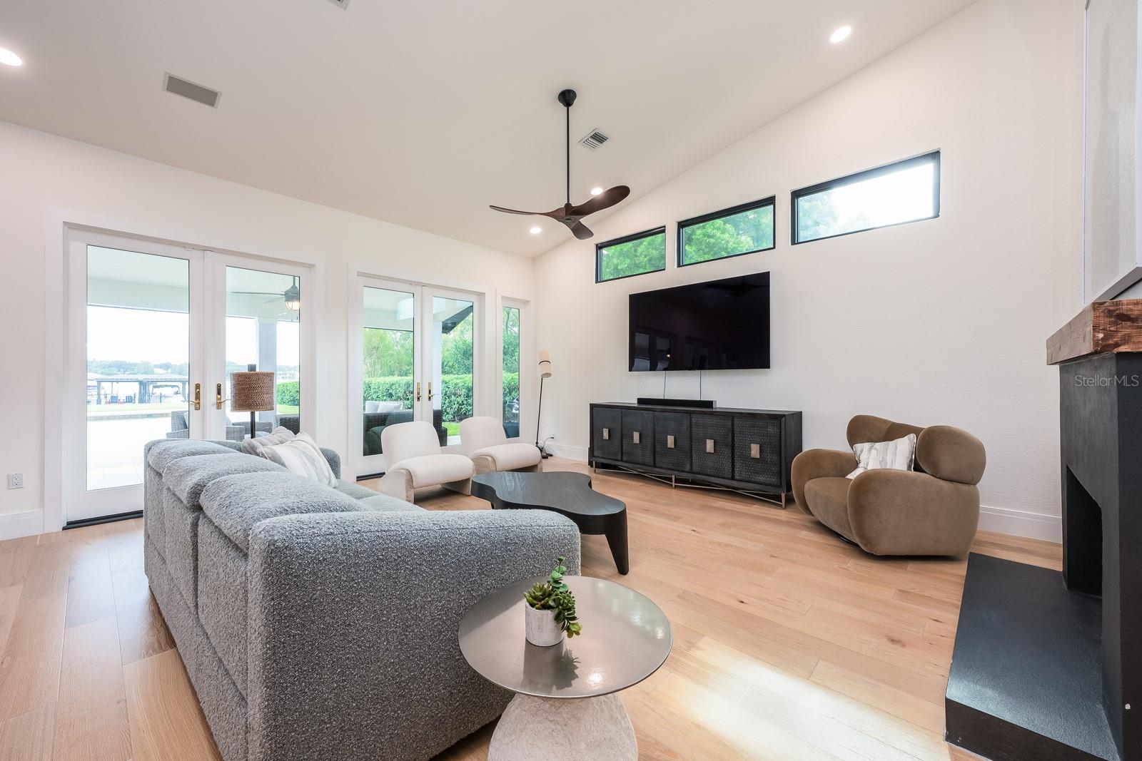 RIVER OAKS - Residential