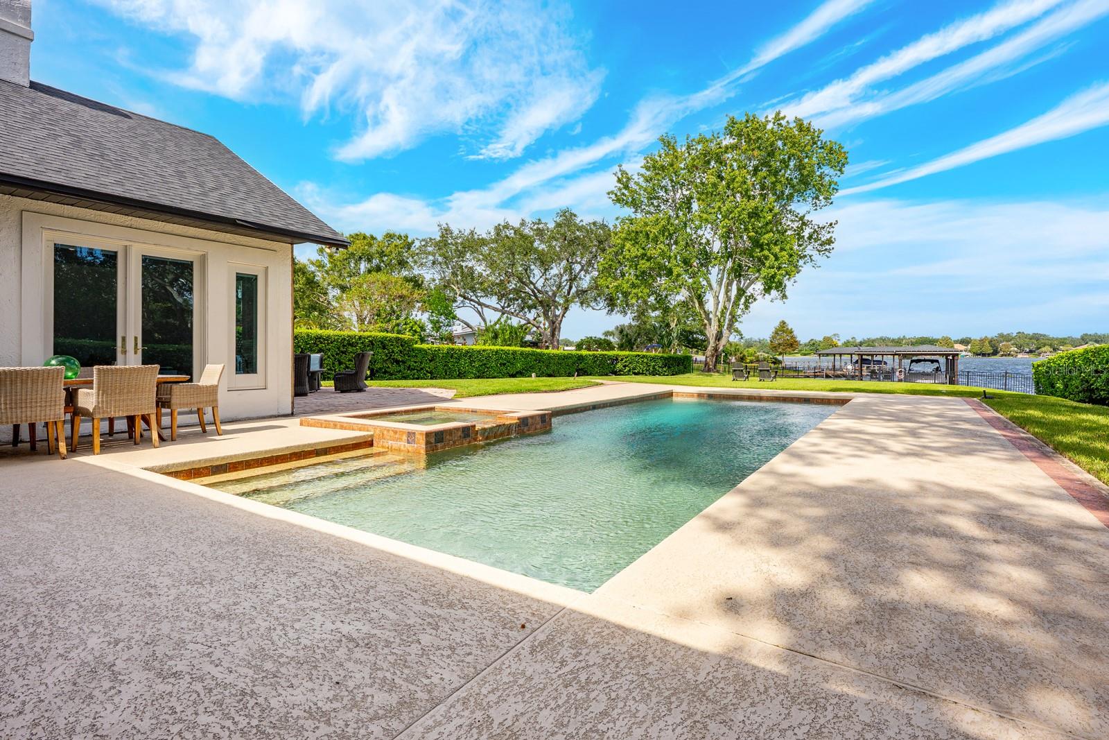 RIVER OAKS - Residential