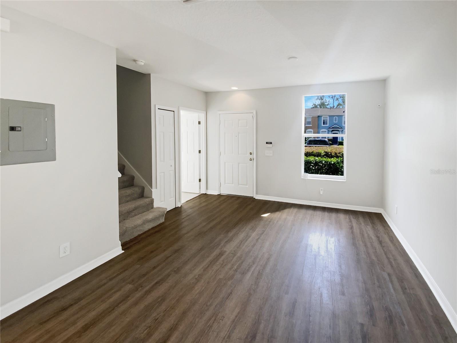 1237 BLENHEM COURT