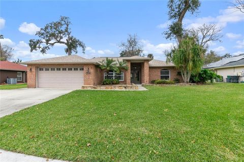 A home in SOUTH DAYTONA