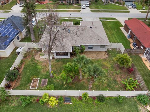 A home in SOUTH DAYTONA