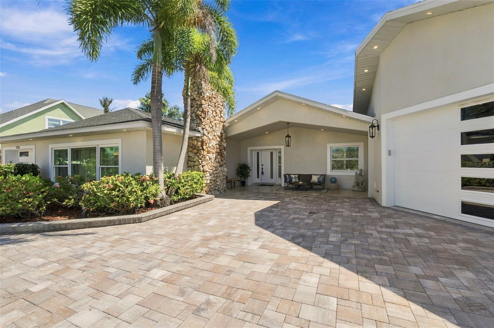 3905 FONTAINEBLEAU DRIVE