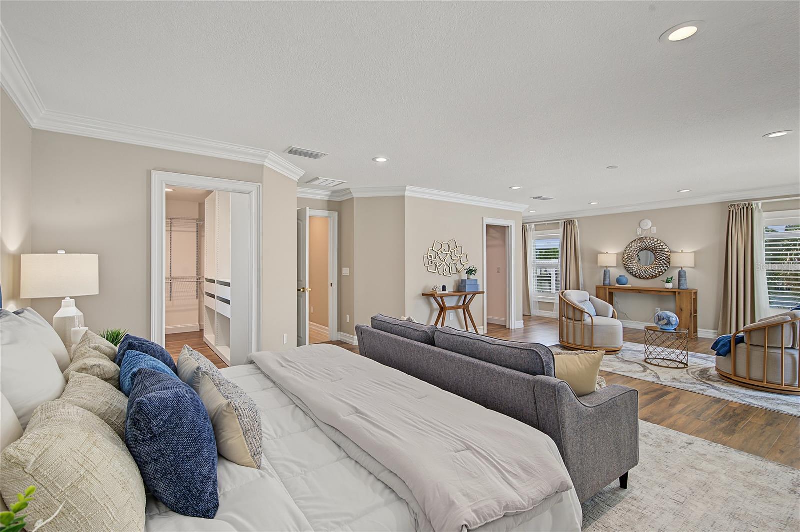 3905 FONTAINEBLEAU DRIVE