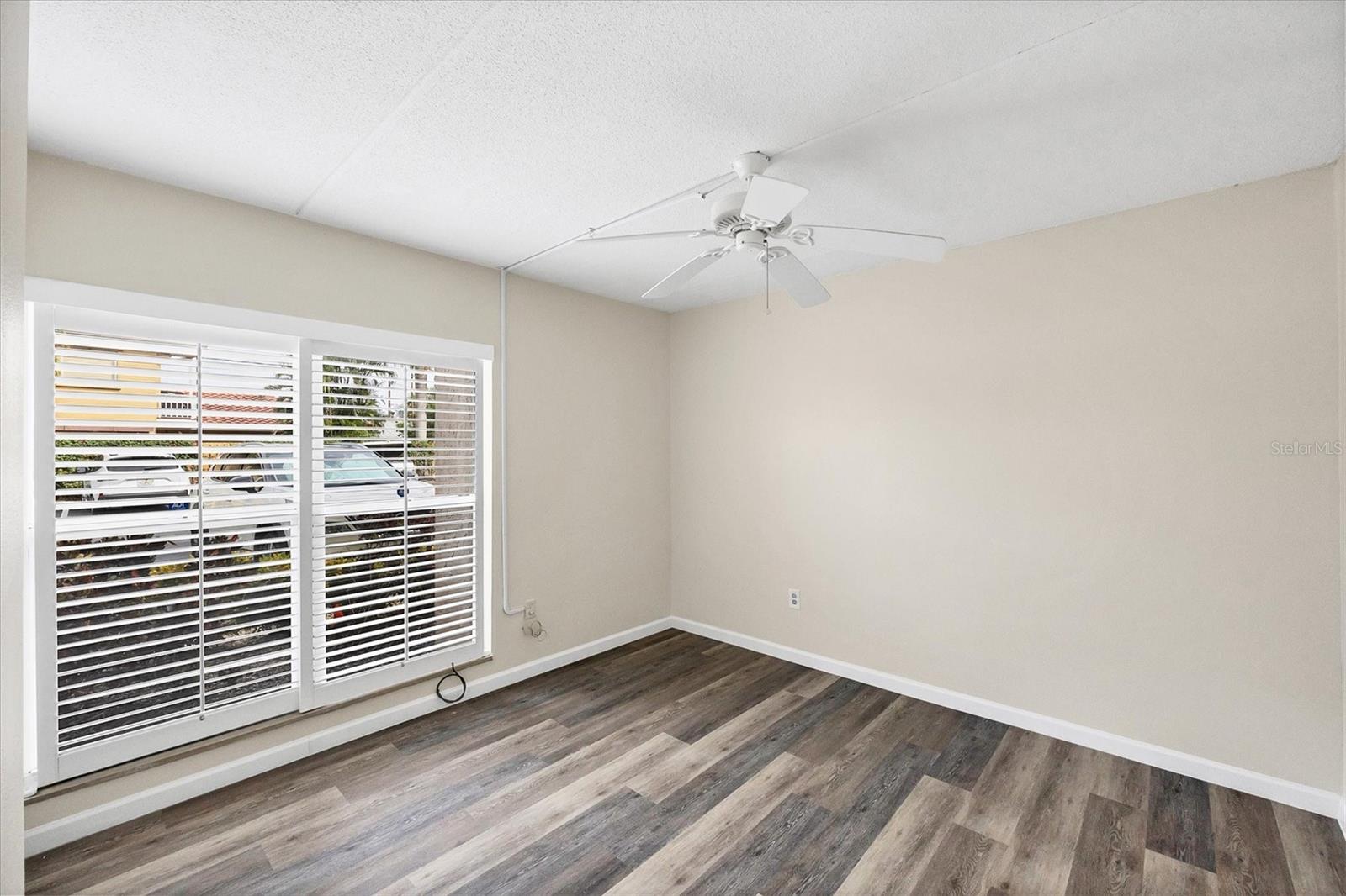 PRESIDENTIAL THE - Residential