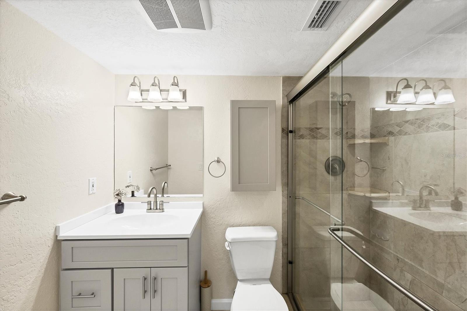 PRESIDENTIAL THE - Residential