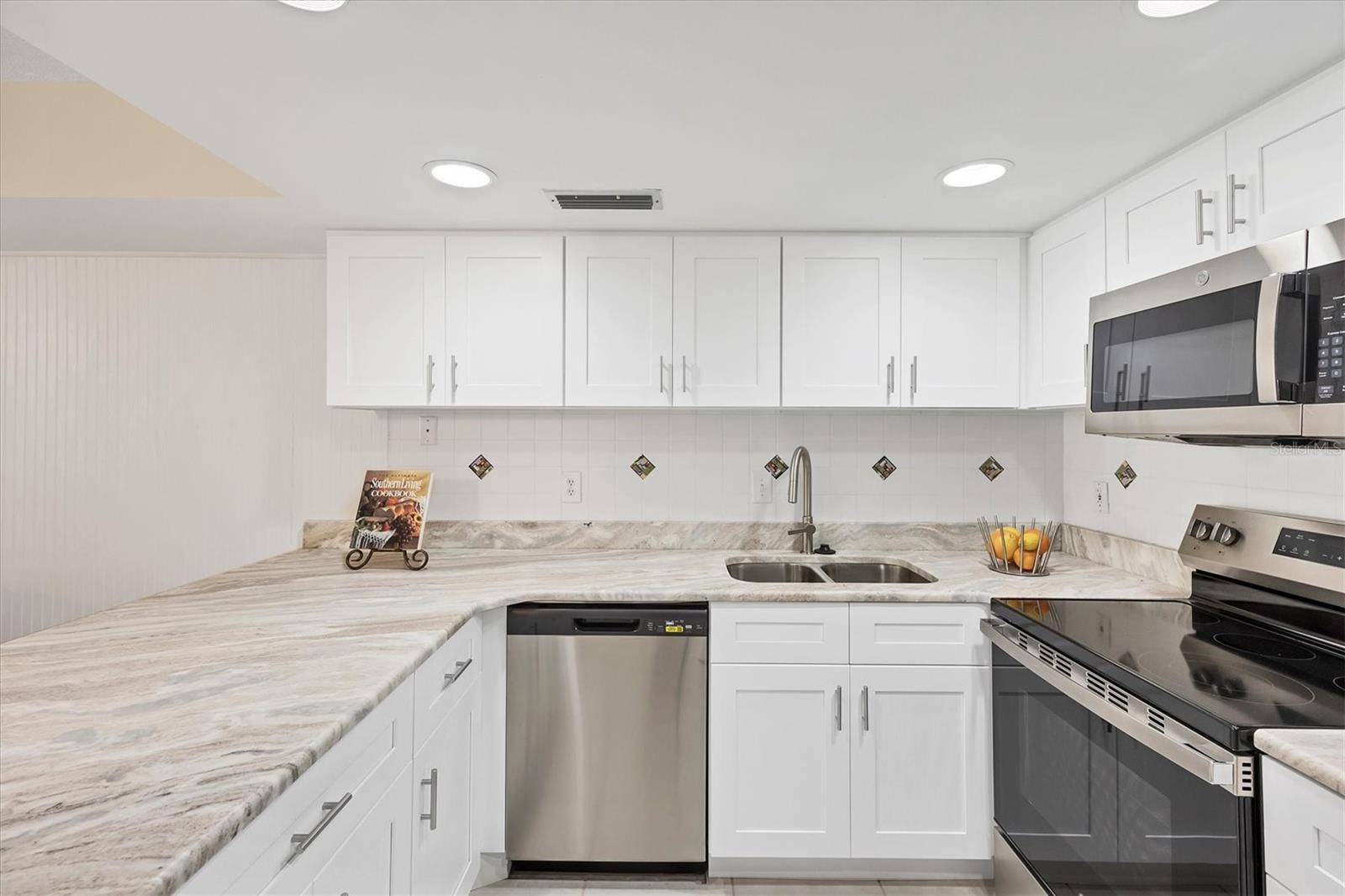 PRESIDENTIAL THE - Residential