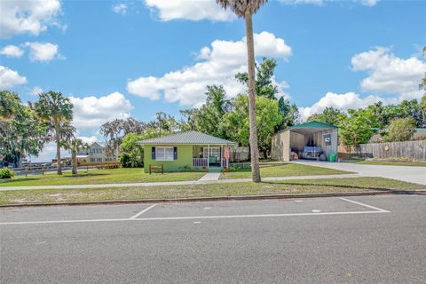 Photo of 105 Central Avenue, Crescent City, FL 32112 (MLS # FC317354)