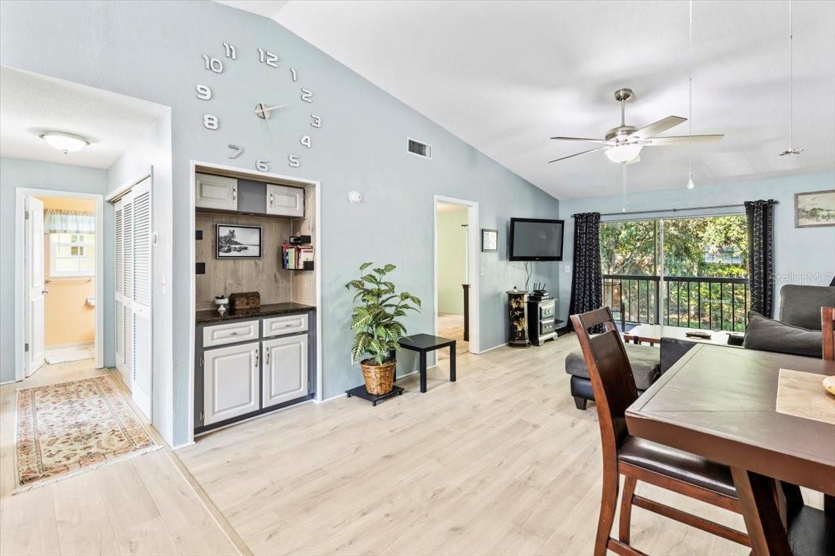 THOUSAND OAKS CONDO - Residential