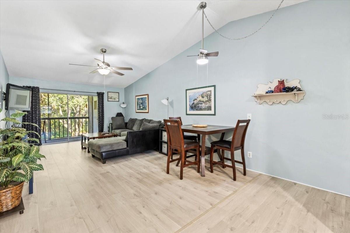 THOUSAND OAKS CONDO - Residential