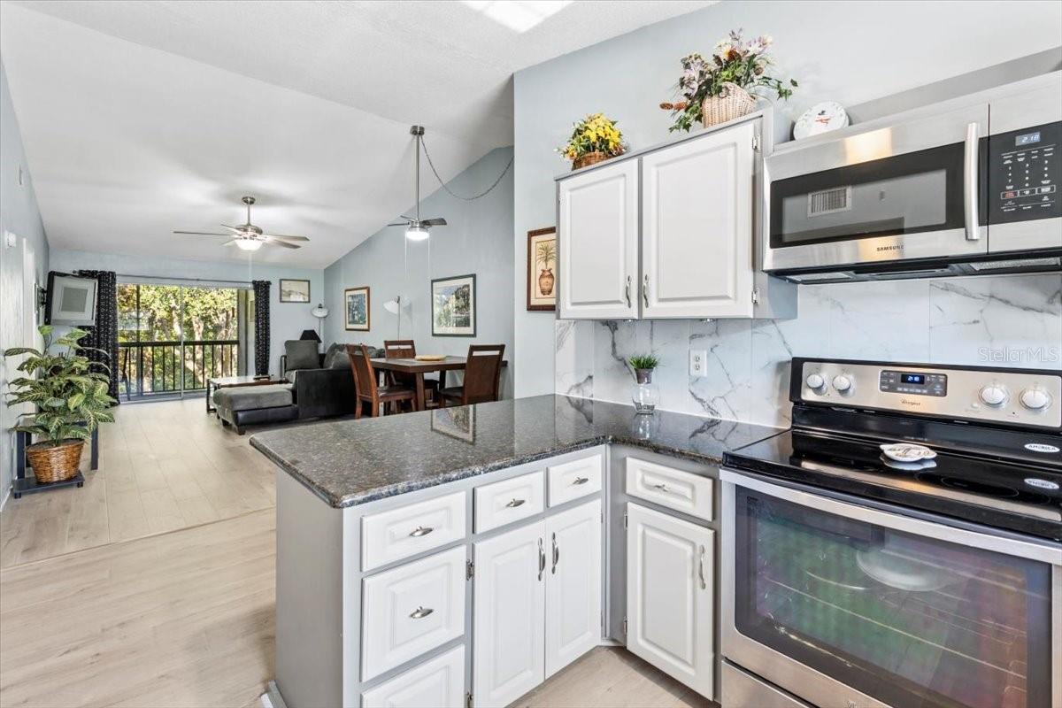 THOUSAND OAKS CONDO - Residential