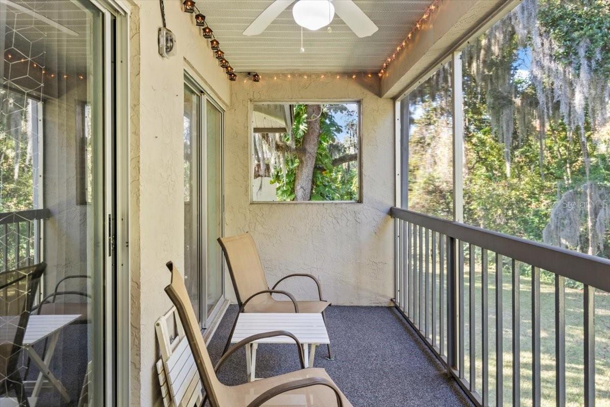 THOUSAND OAKS CONDO - Residential