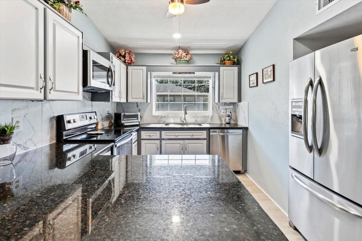 THOUSAND OAKS CONDO - Residential