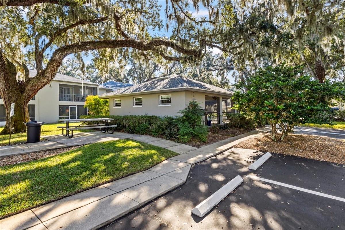 THOUSAND OAKS CONDO - Residential