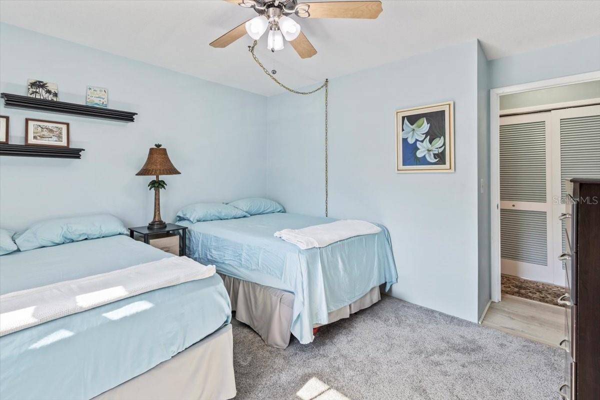 THOUSAND OAKS CONDO - Residential