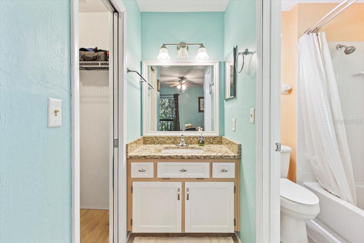 THOUSAND OAKS CONDO - Residential