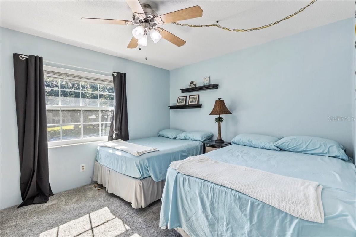 THOUSAND OAKS CONDO - Residential