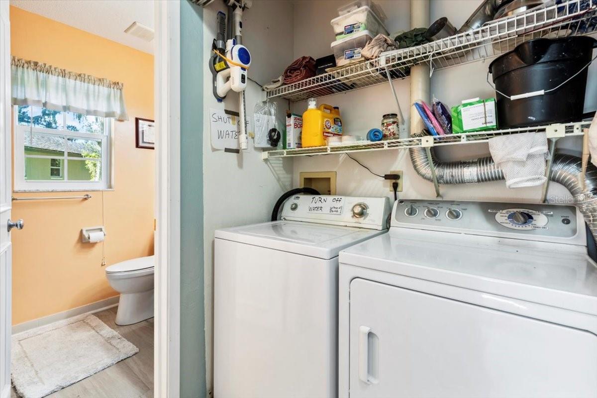 THOUSAND OAKS CONDO - Residential