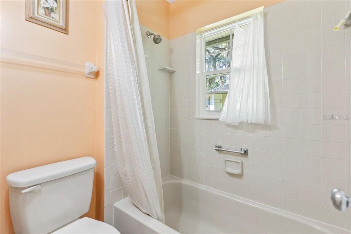 THOUSAND OAKS CONDO - Residential