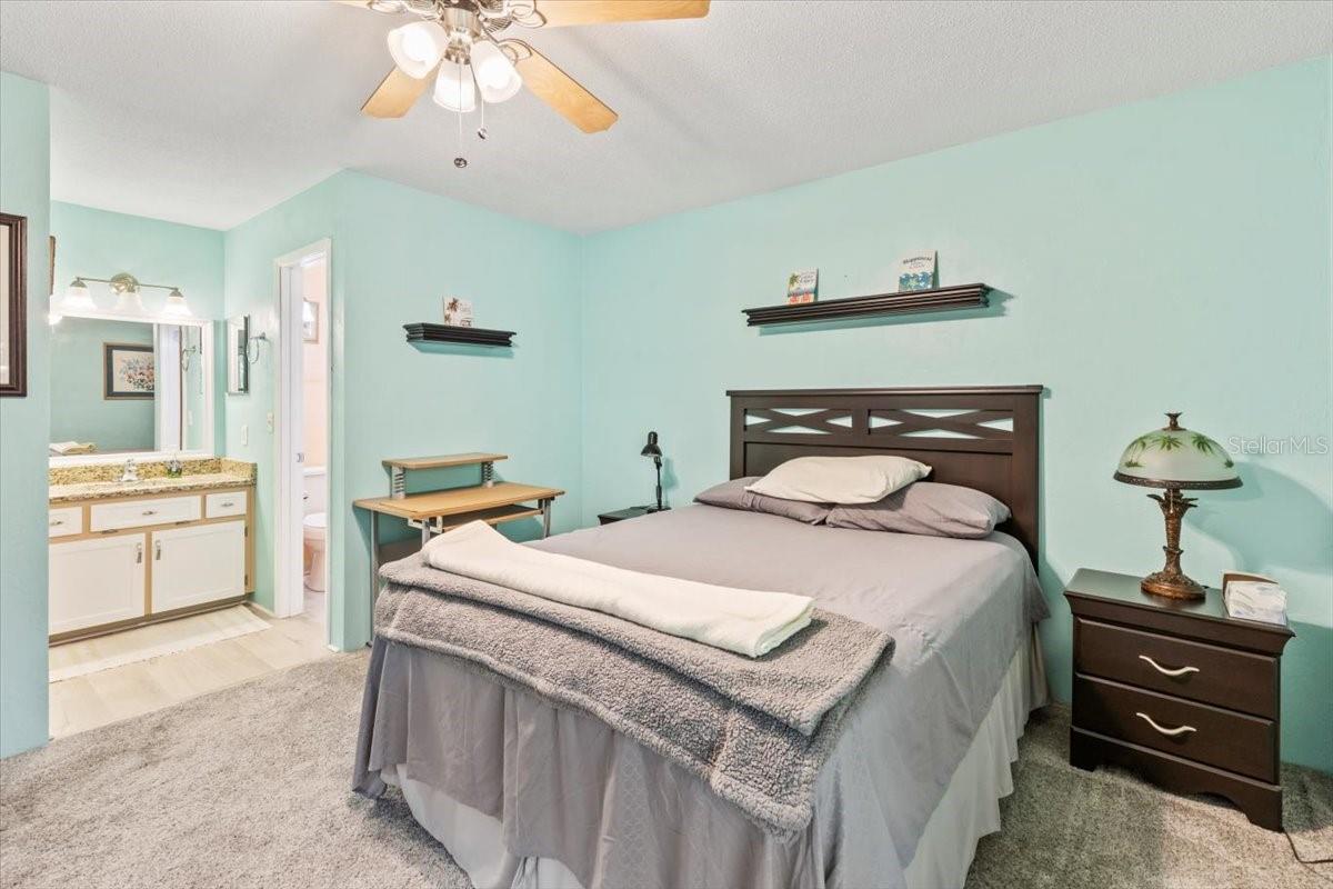 THOUSAND OAKS CONDO - Residential