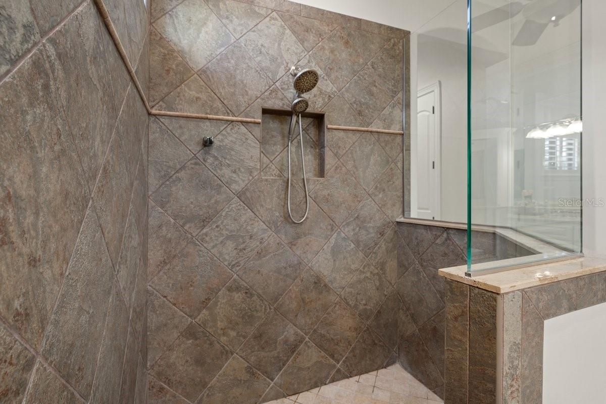 NORTHSHORE 2 - Residential