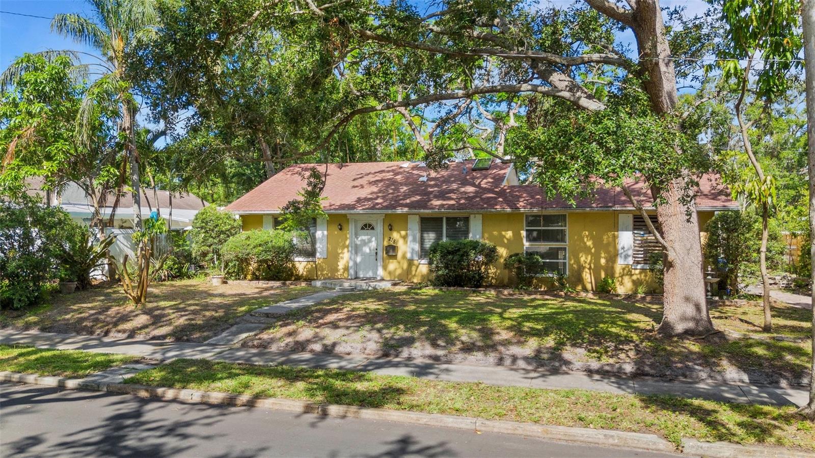 218 32ND STREET W
