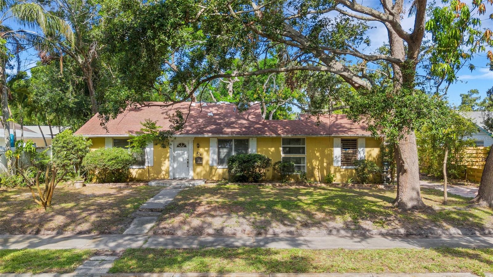 218 32ND STREET W