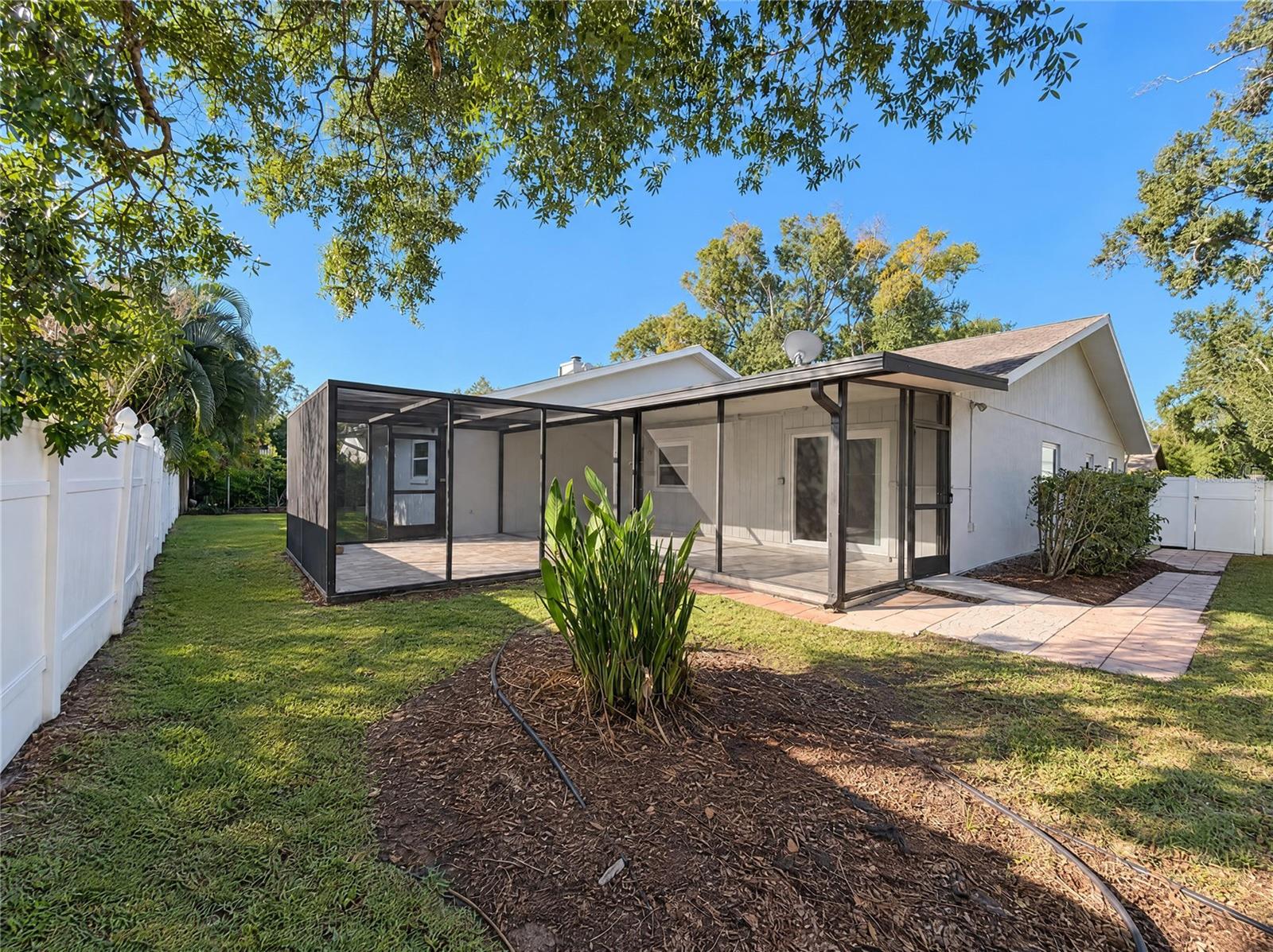 8421 CYPRESS LAKE CIRCLE, SARASOTA, FL, 34243 4 8421 CYPRESS LAKE CIRCLE