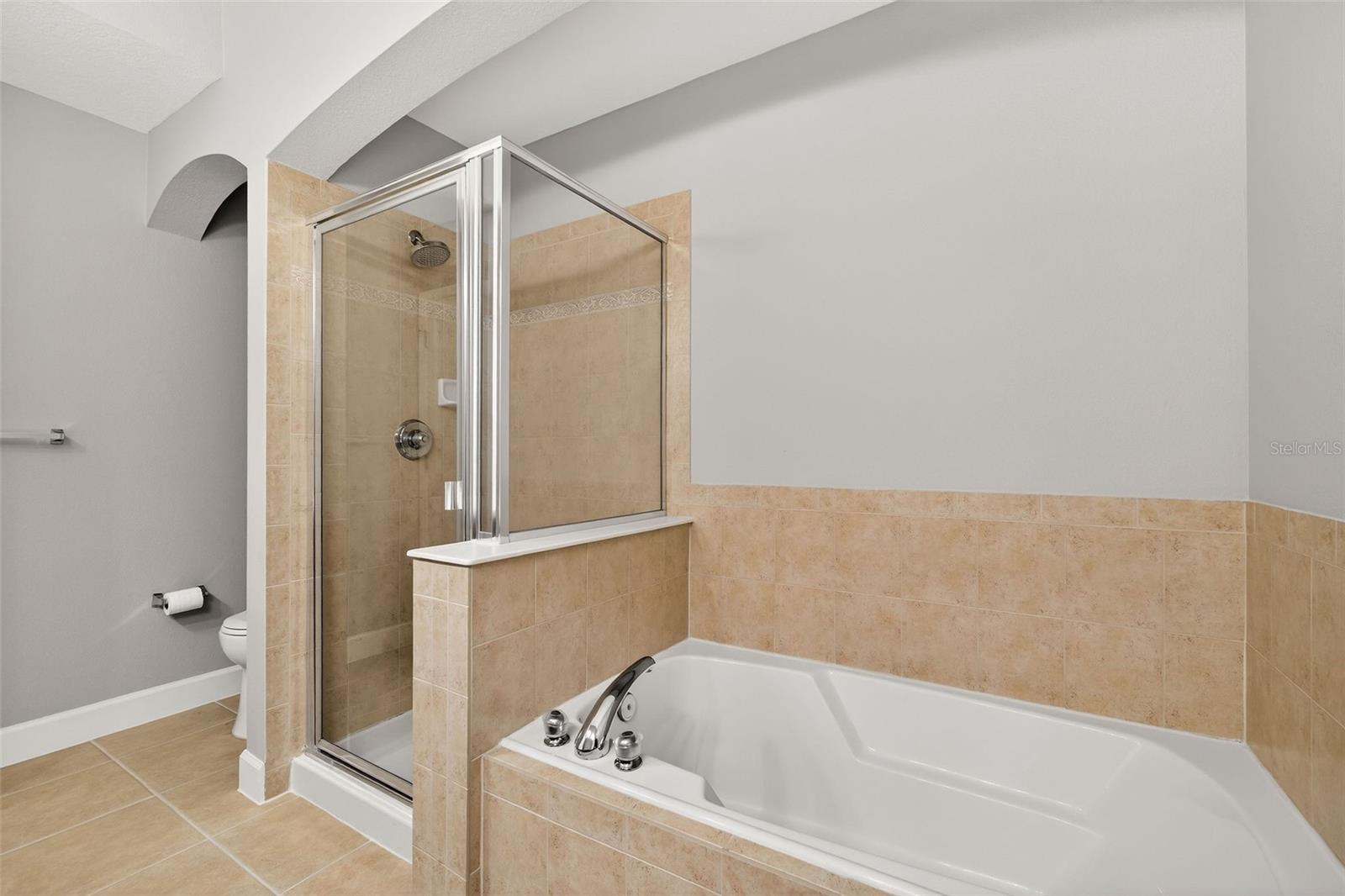 ARTISAN CLUB CONDO PH 4 - Residential