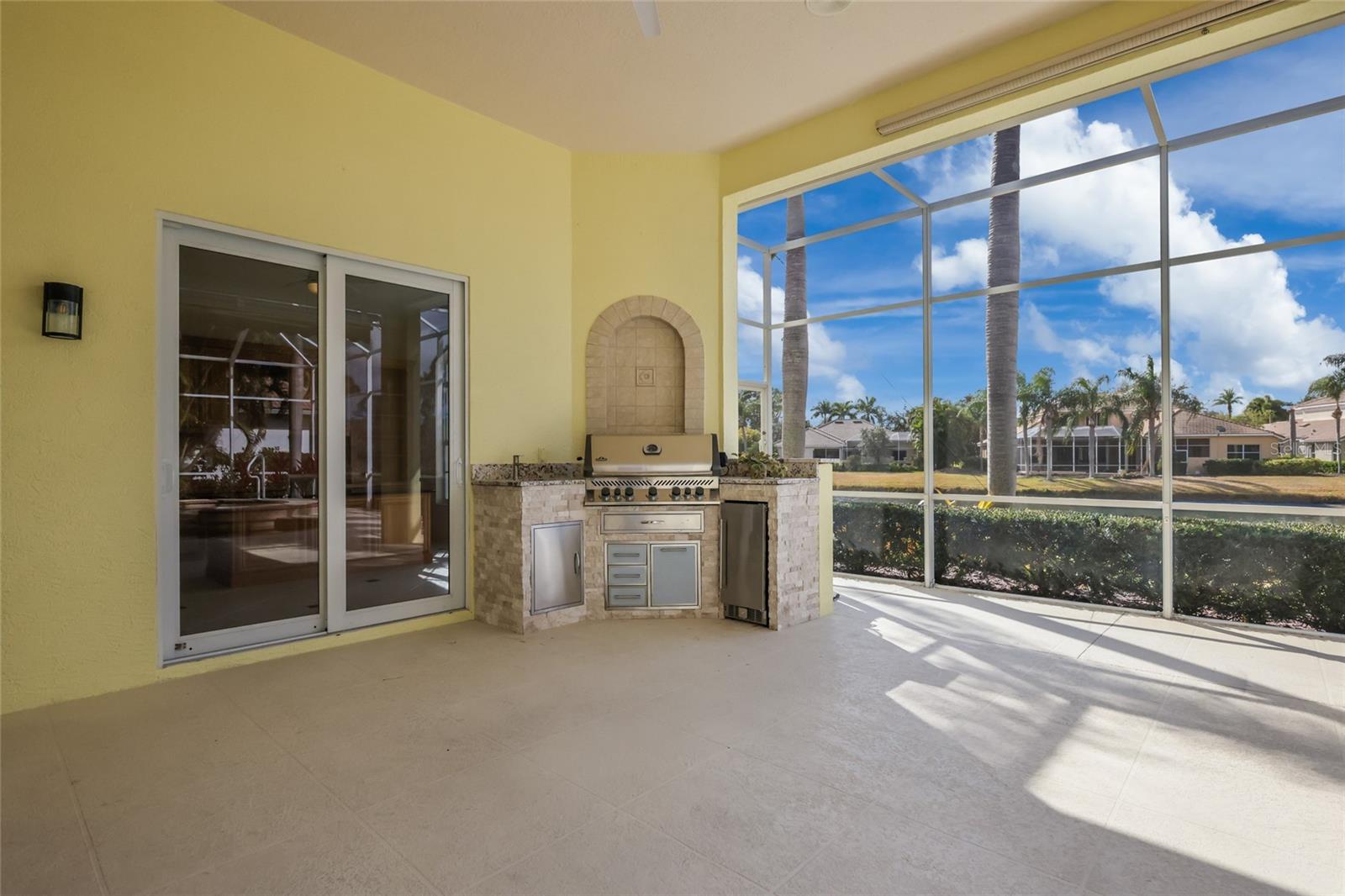 UNIVERSITY PARK COUNTRY CLUB - Residential