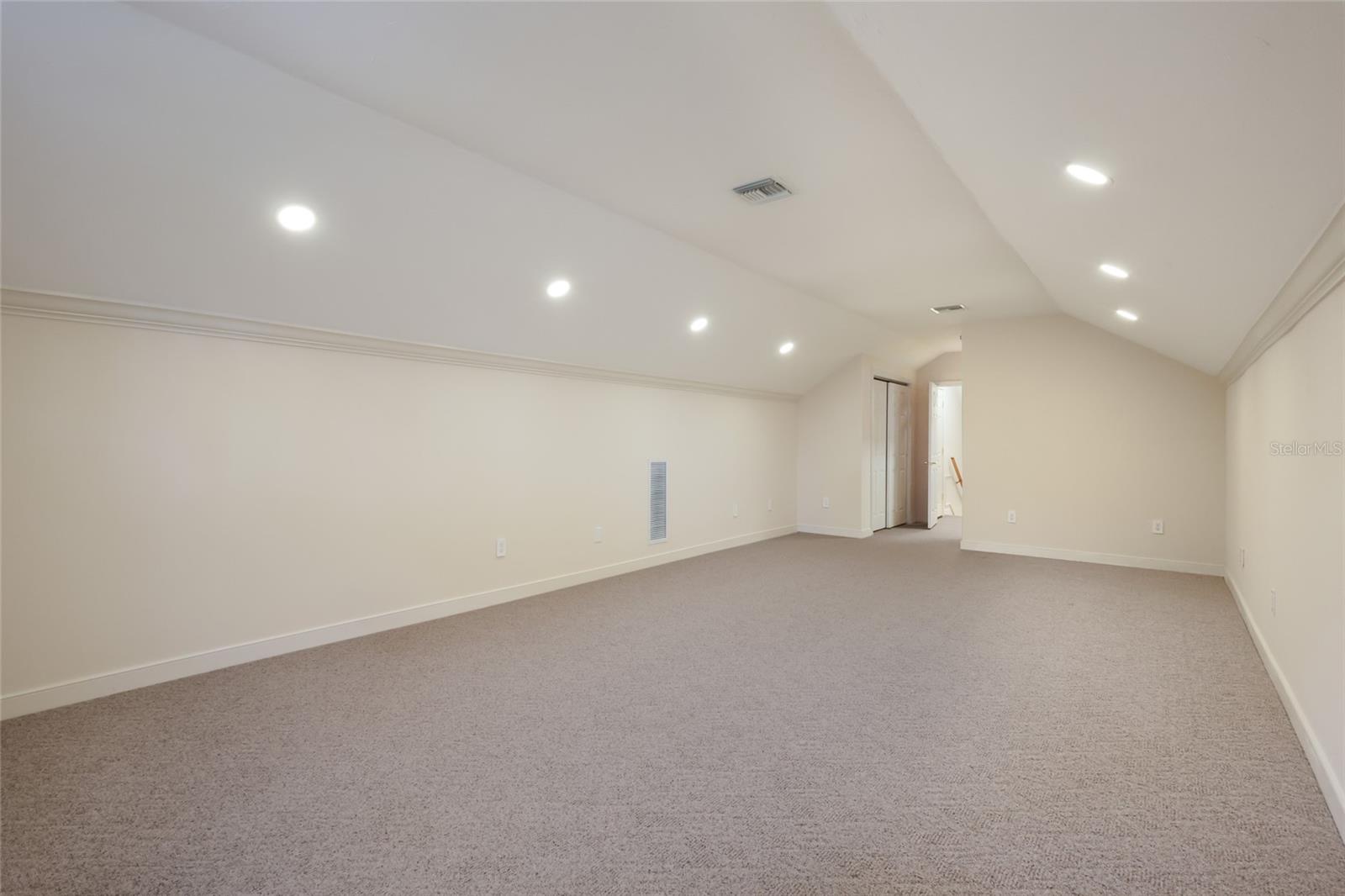 UNIVERSITY PARK COUNTRY CLUB - Residential