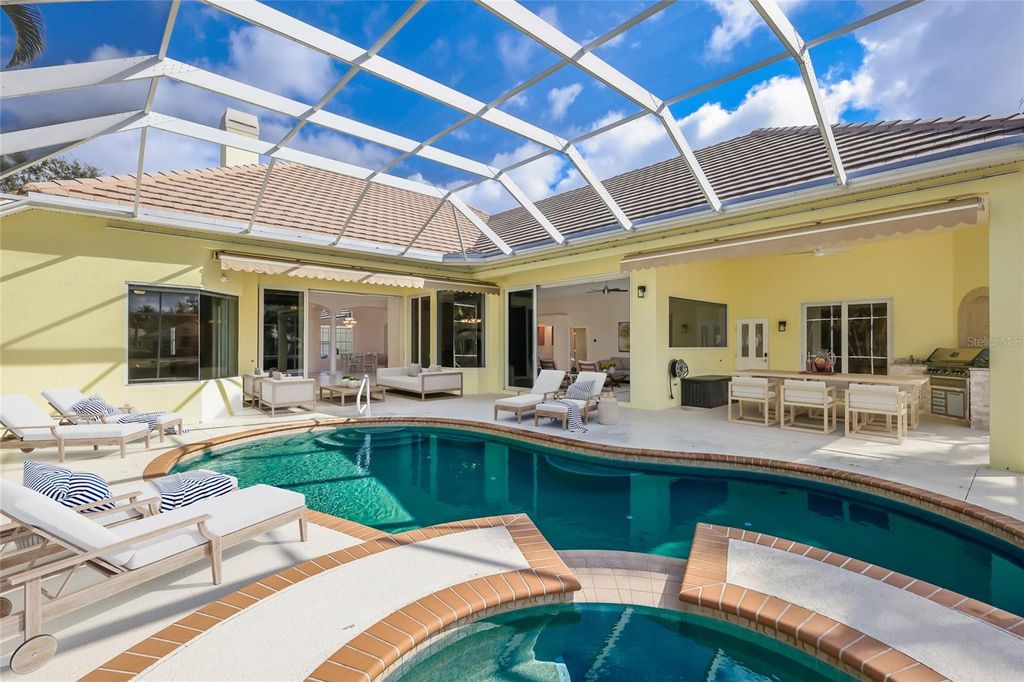 Photo of 7908 Warwick Gardens Lane, University Park, FL 34201 (MLS # A4682701)