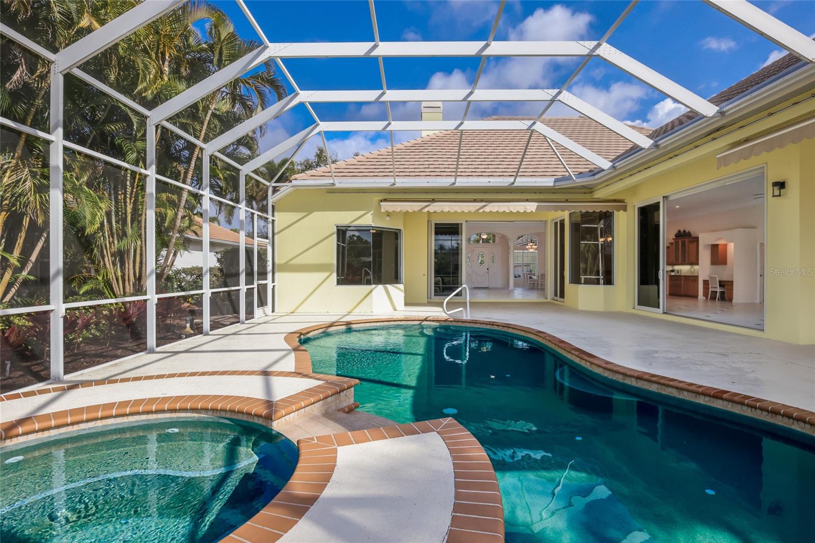 UNIVERSITY PARK COUNTRY CLUB - Residential