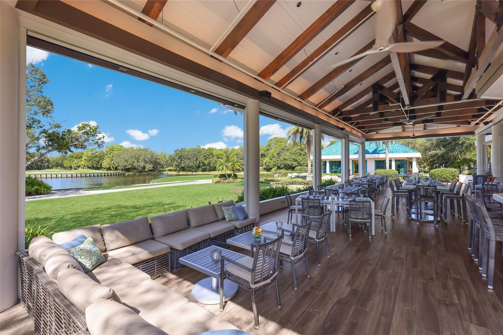 UNIVERSITY PARK COUNTRY CLUB - Residential